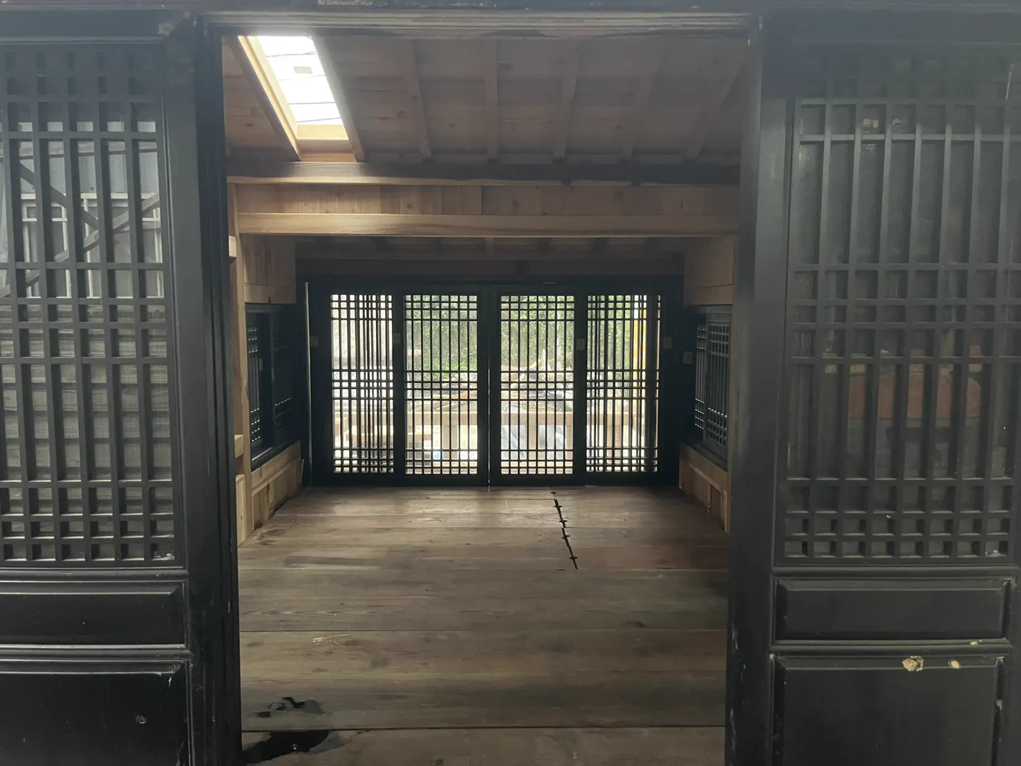 木屋室內木作格柵門細節
